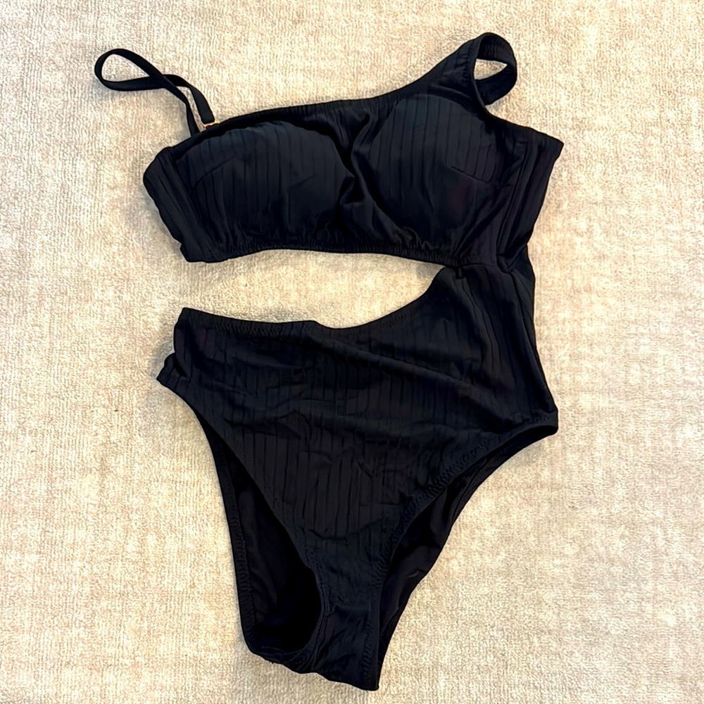 Like new one or 2 shoulder swim